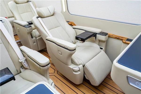 丰田考斯特陆地头等舱豪华定制12座个